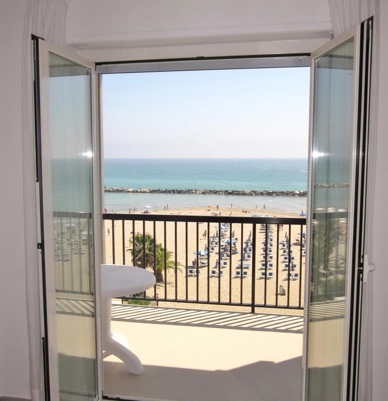 Tourist Residence San Benedetto del Tronto Habitación foto
